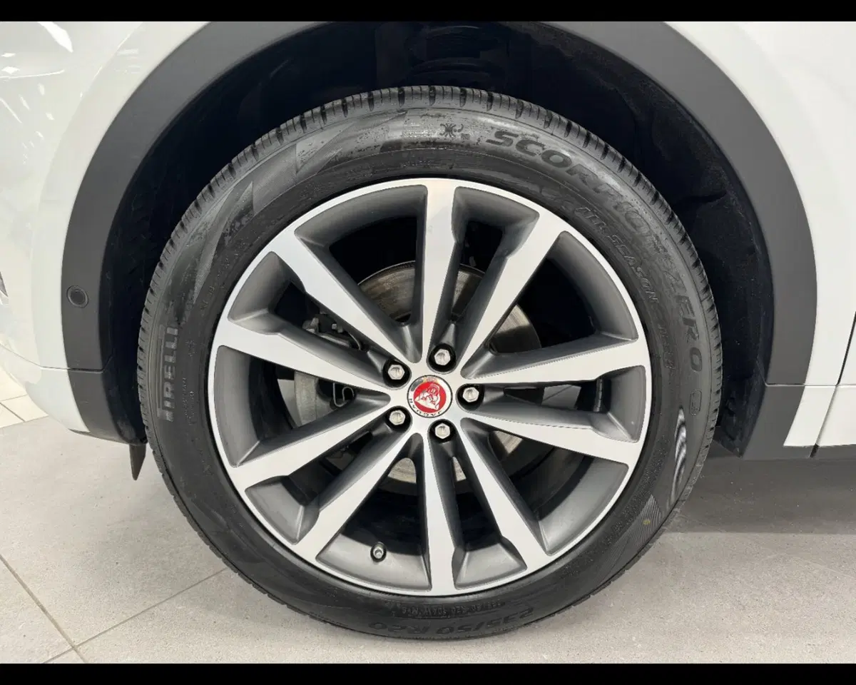 Jaguar E-Pace usata a Treviso (12)