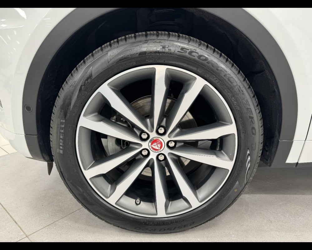 Jaguar E-Pace usata a Treviso (12)