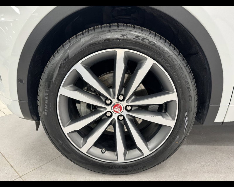 Jaguar E-Pace usata a Treviso (12)