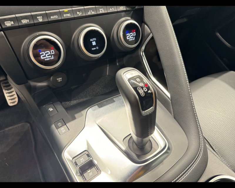 Jaguar E-Pace usata a Treviso (4)