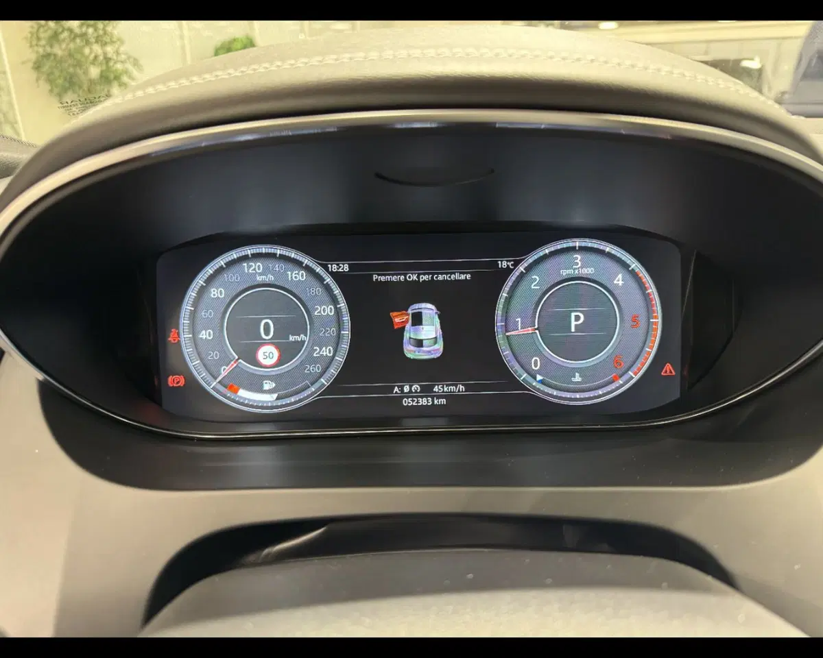 Jaguar E-Pace usata a Treviso (6)