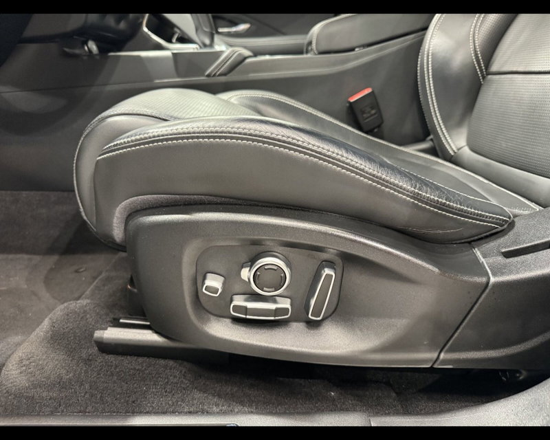 Jaguar E-Pace usata a Treviso (8)