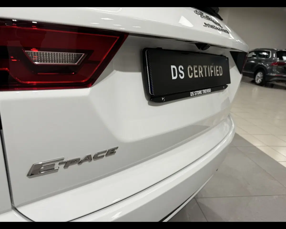Jaguar E-Pace usata a Treviso (9)