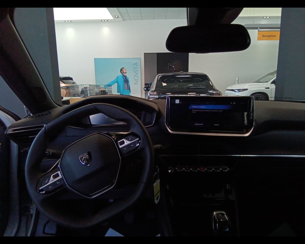 Peugeot 2008 nuova a Treviso (10)