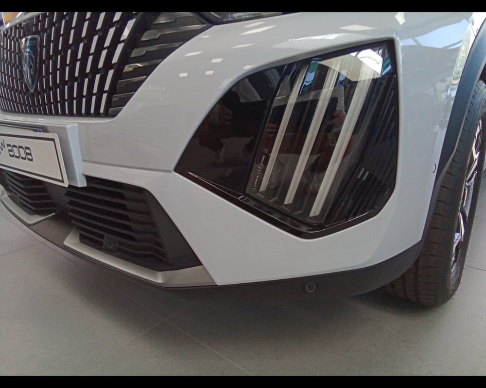 Peugeot 2008 nuova a Treviso (7)