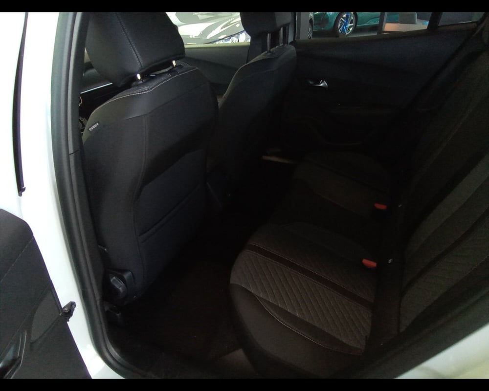 Peugeot 2008 nuova a Treviso (9)