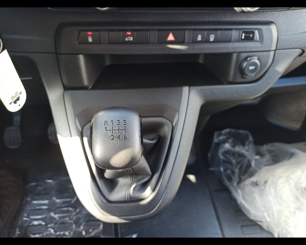Opel Vivaro Furgone nuova a Treviso (19)