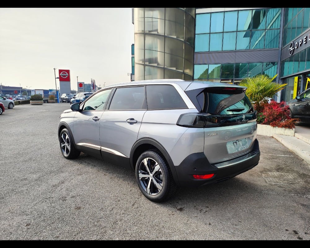 Peugeot 5008 nuova a Treviso (10)