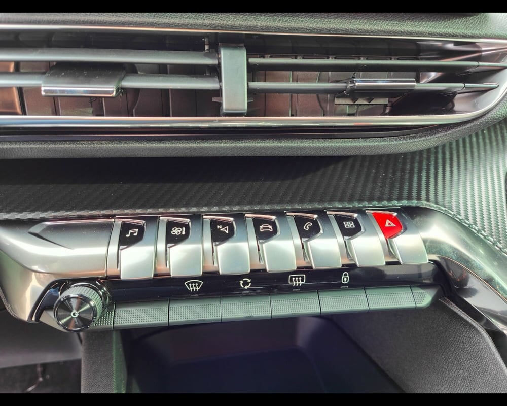 Peugeot 5008 nuova a Treviso (16)