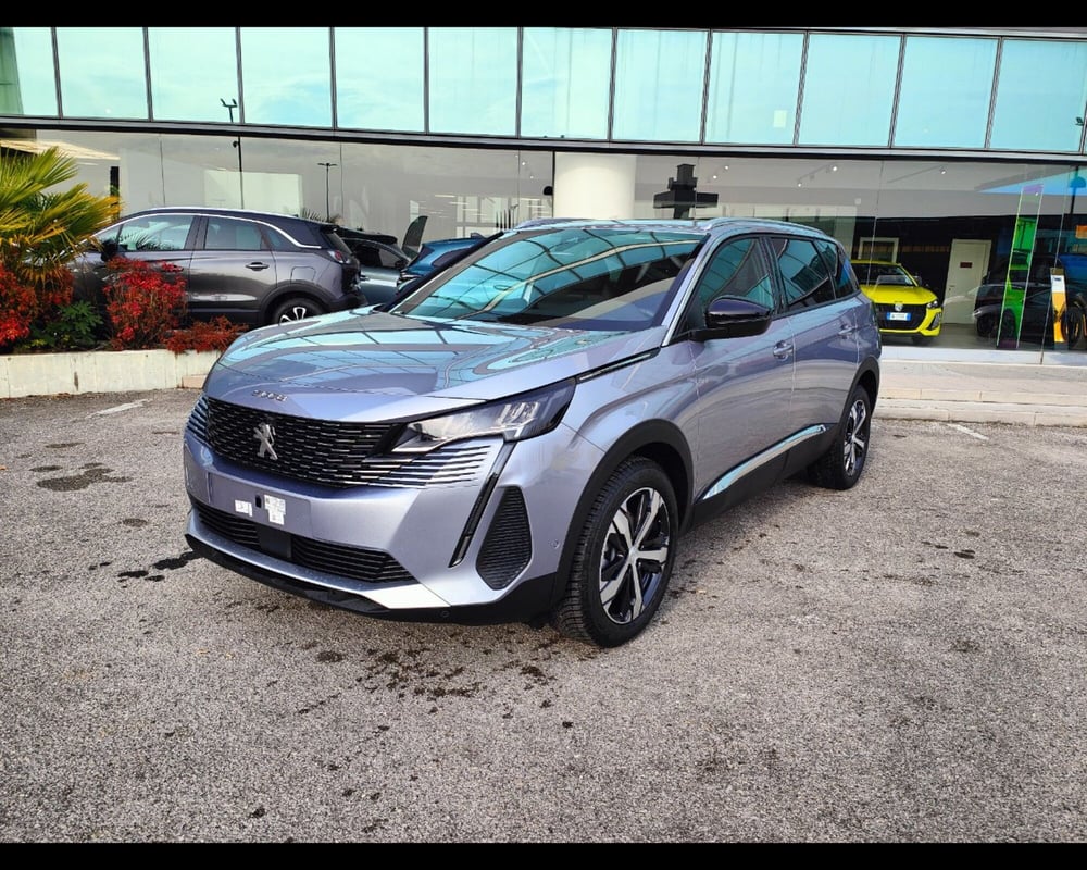 Peugeot 5008 nuova a Treviso (8)