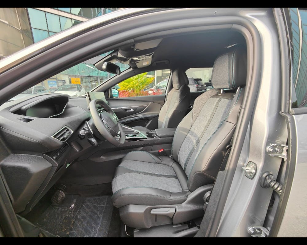 Peugeot 5008 nuova a Treviso (9)
