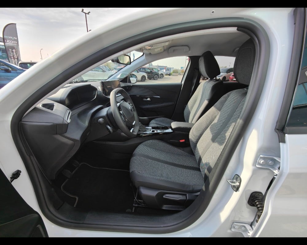 Peugeot 208 nuova a Treviso (12)