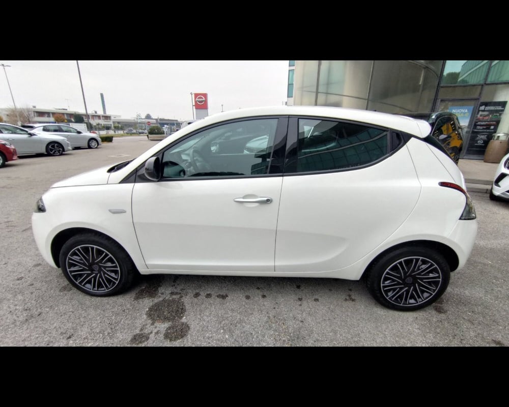 Lancia Ypsilon usata a Treviso (11)