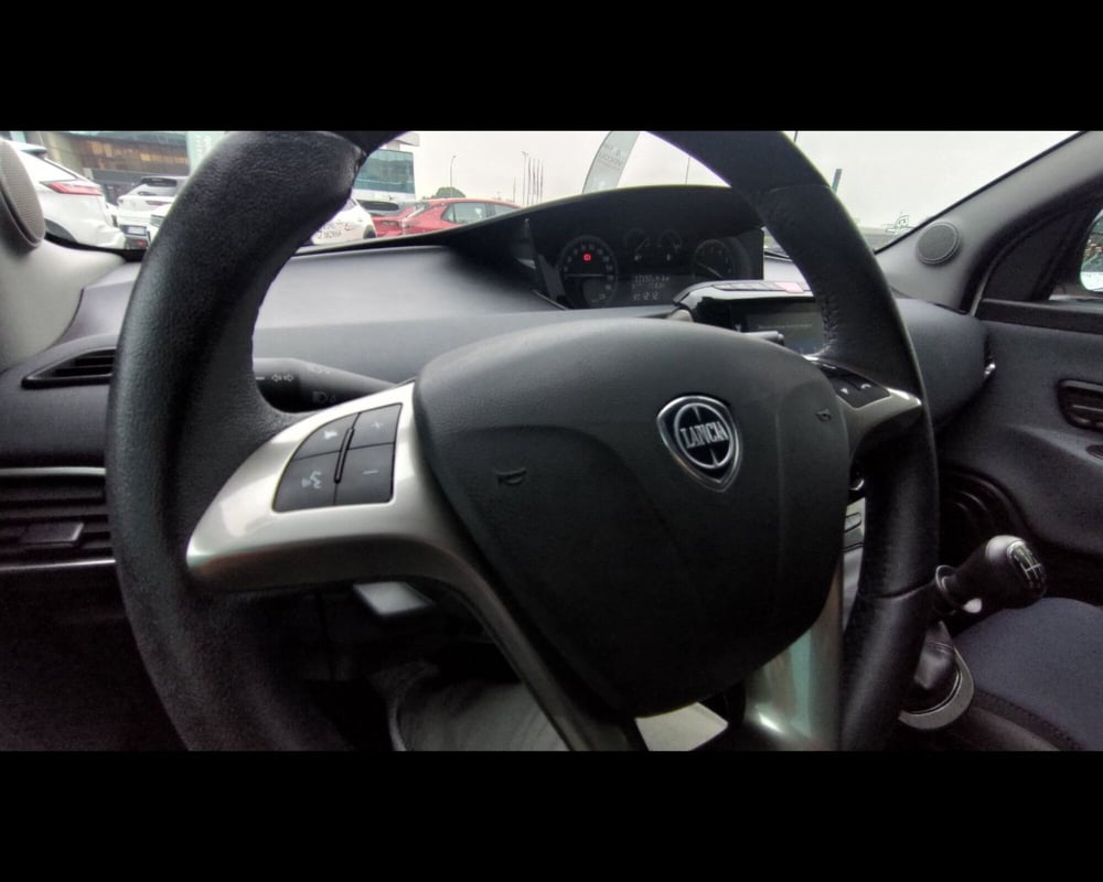 Lancia Ypsilon usata a Treviso (20)