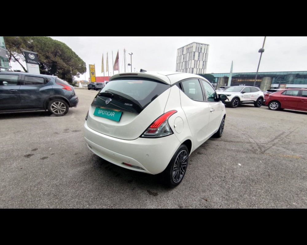 Lancia Ypsilon usata a Treviso (8)