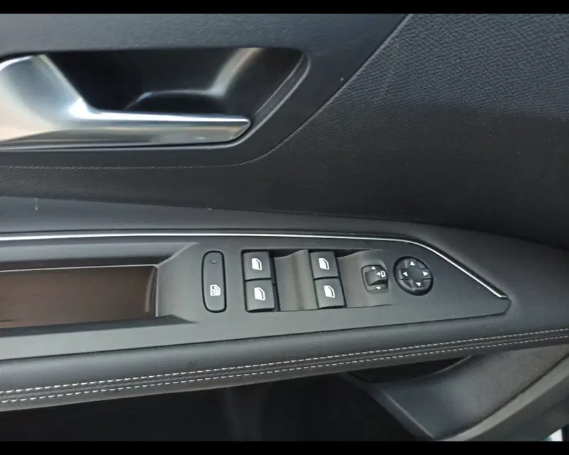Peugeot 3008 nuova a Treviso (14)