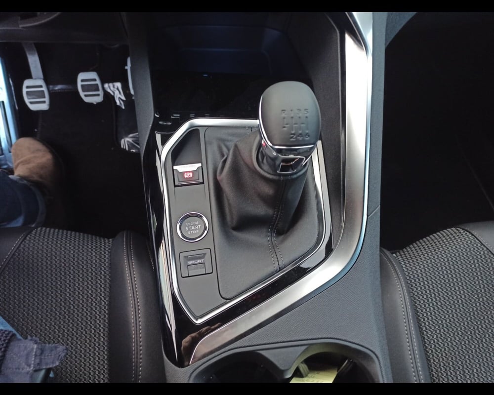 Peugeot 3008 nuova a Treviso (18)