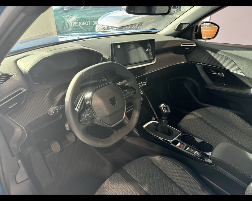 Peugeot 2008 nuova a Treviso (10)