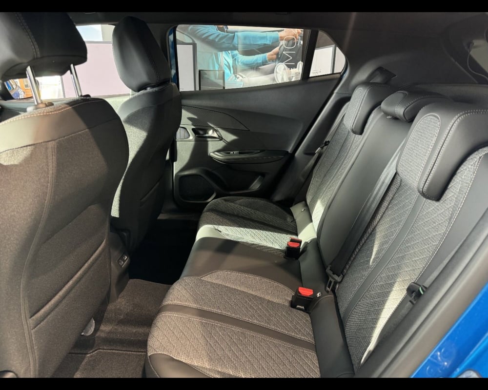 Peugeot 2008 nuova a Treviso (7)