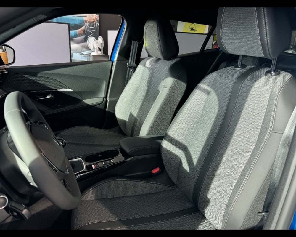 Peugeot 2008 nuova a Treviso (8)