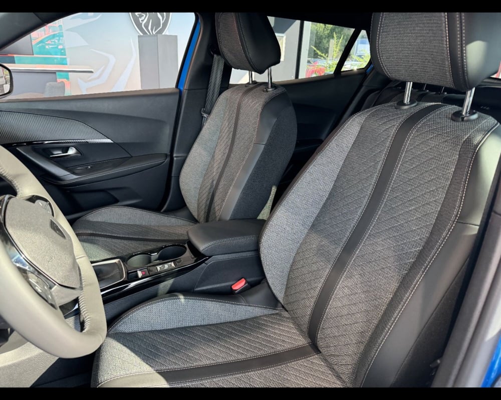 Peugeot 2008 nuova a Treviso (9)