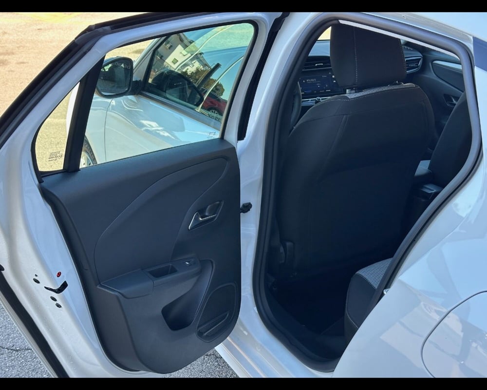 Opel Corsa nuova a Treviso (18)