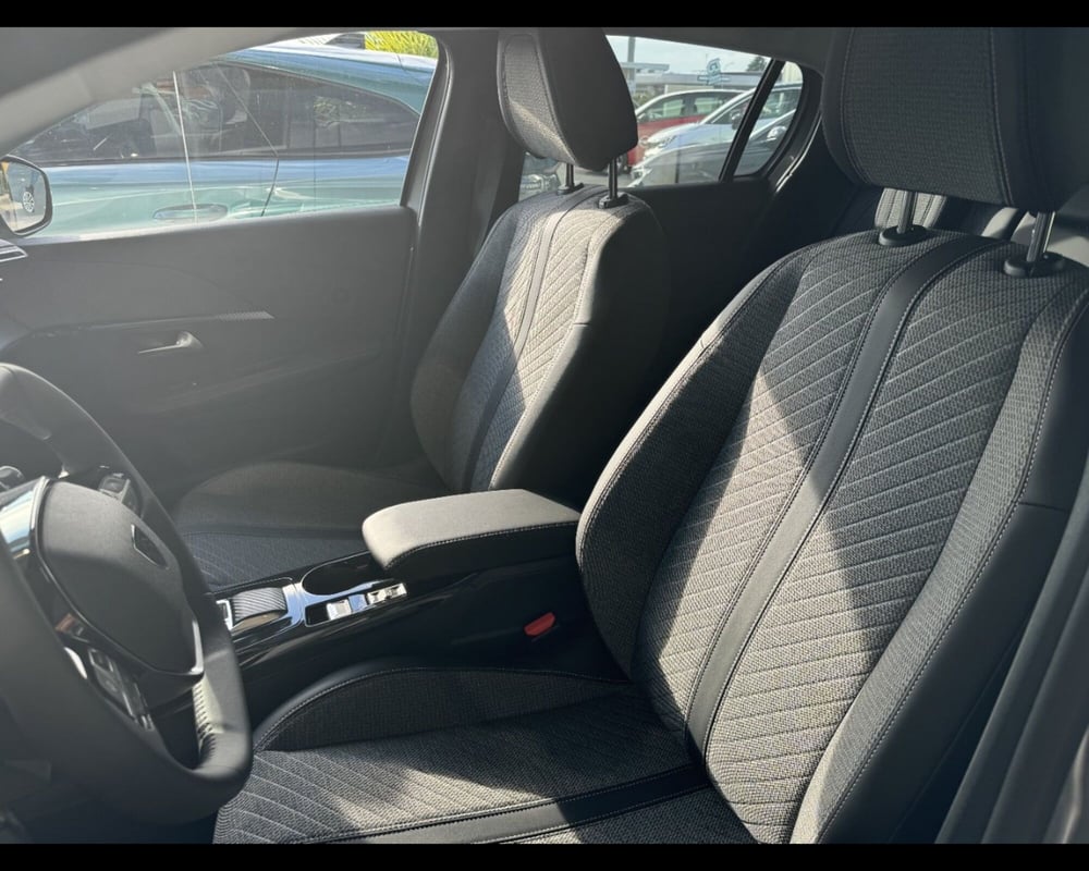 Peugeot 208 nuova a Treviso (10)
