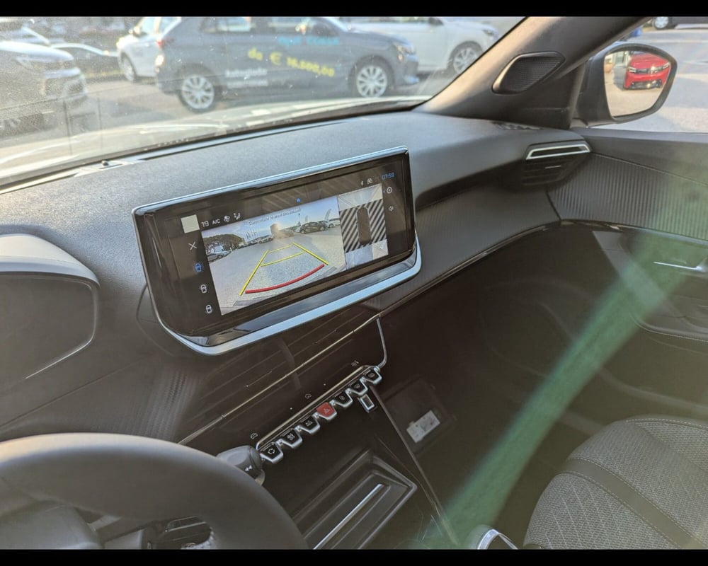 Peugeot 2008 nuova a Treviso (12)