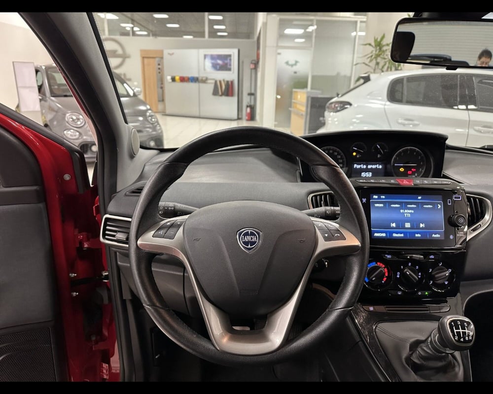 Lancia Ypsilon usata a Treviso (10)