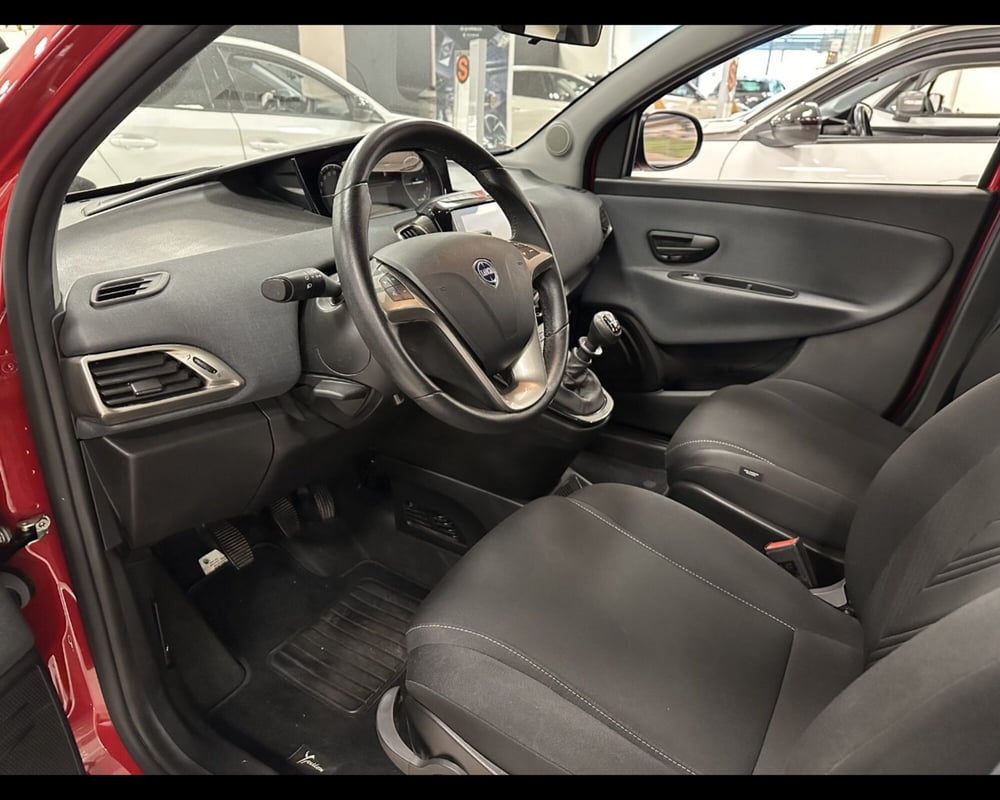 Lancia Ypsilon usata a Treviso (11)
