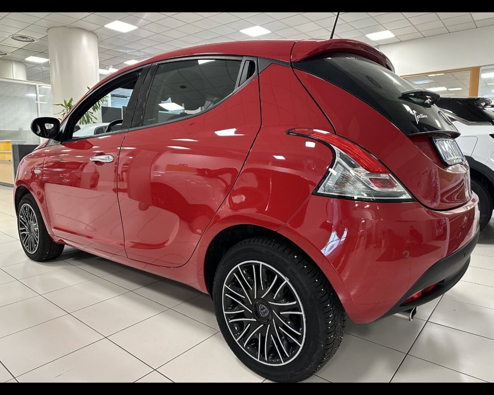 Lancia Ypsilon usata a Treviso (12)
