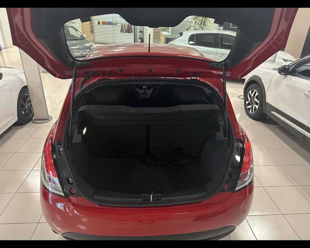 Lancia Ypsilon usata a Treviso (15)