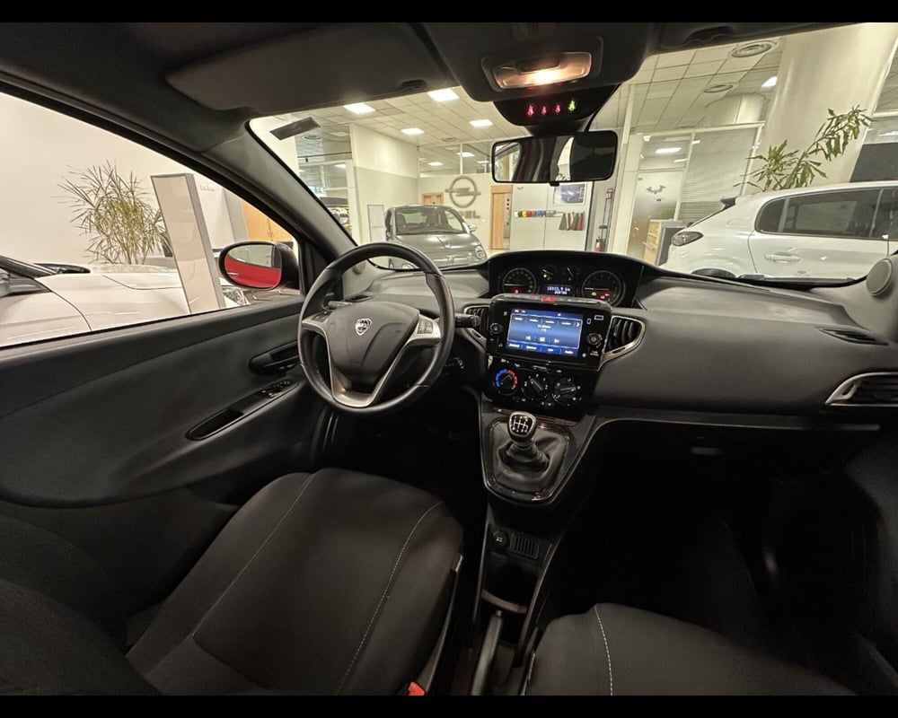 Lancia Ypsilon usata a Treviso (7)