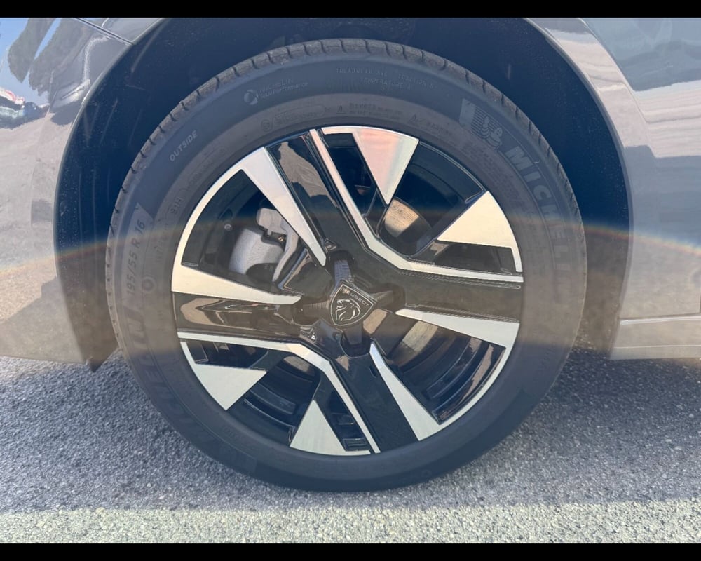 Peugeot 208 nuova a Treviso (11)
