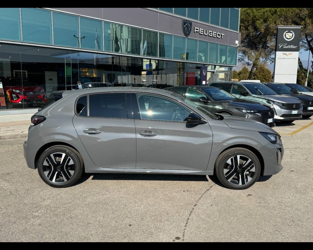 Peugeot 208 nuova a Treviso (8)