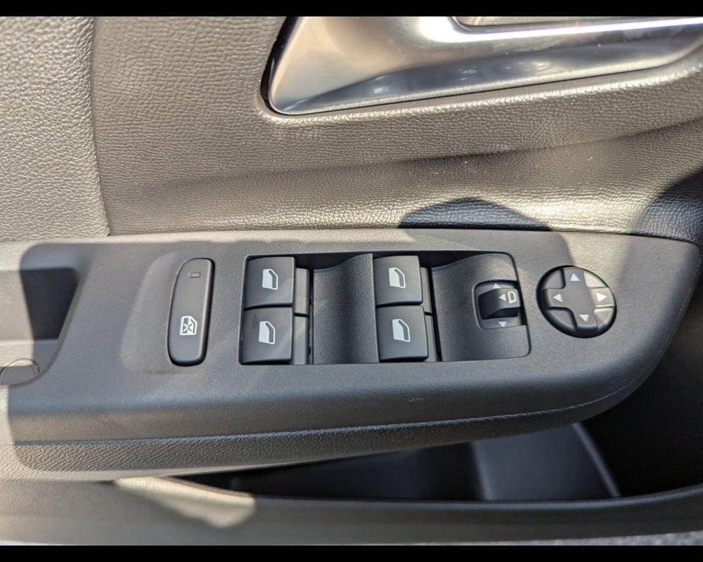Opel Corsa nuova a Treviso (17)
