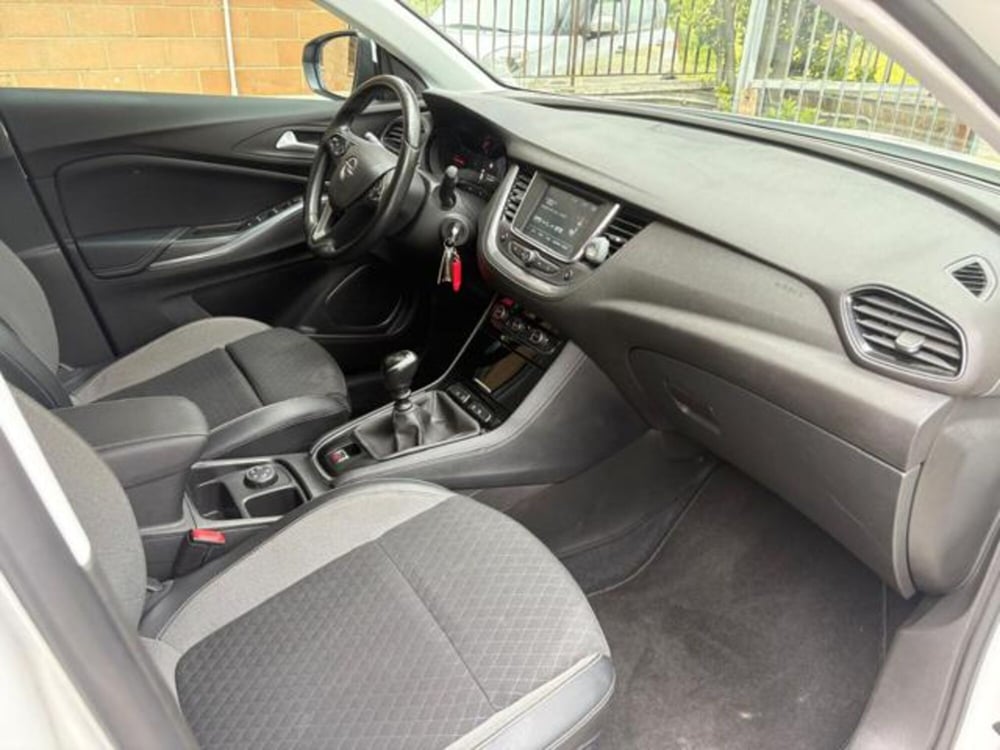 Opel Grandland X usata a Roma (16)
