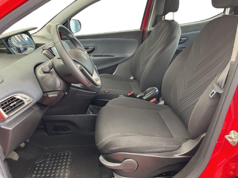 Lancia Ypsilon usata a Torino (10)