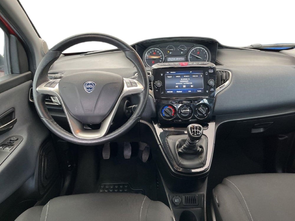 Lancia Ypsilon usata a Torino (11)