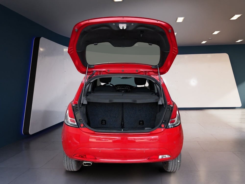Lancia Ypsilon usata a Torino (7)