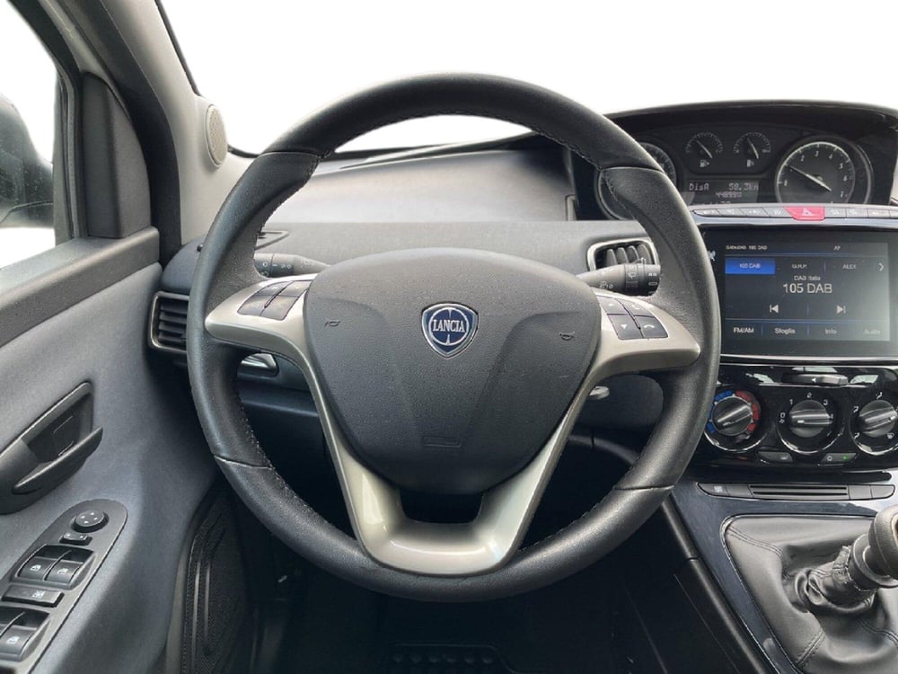 Lancia Ypsilon usata a Torino (12)