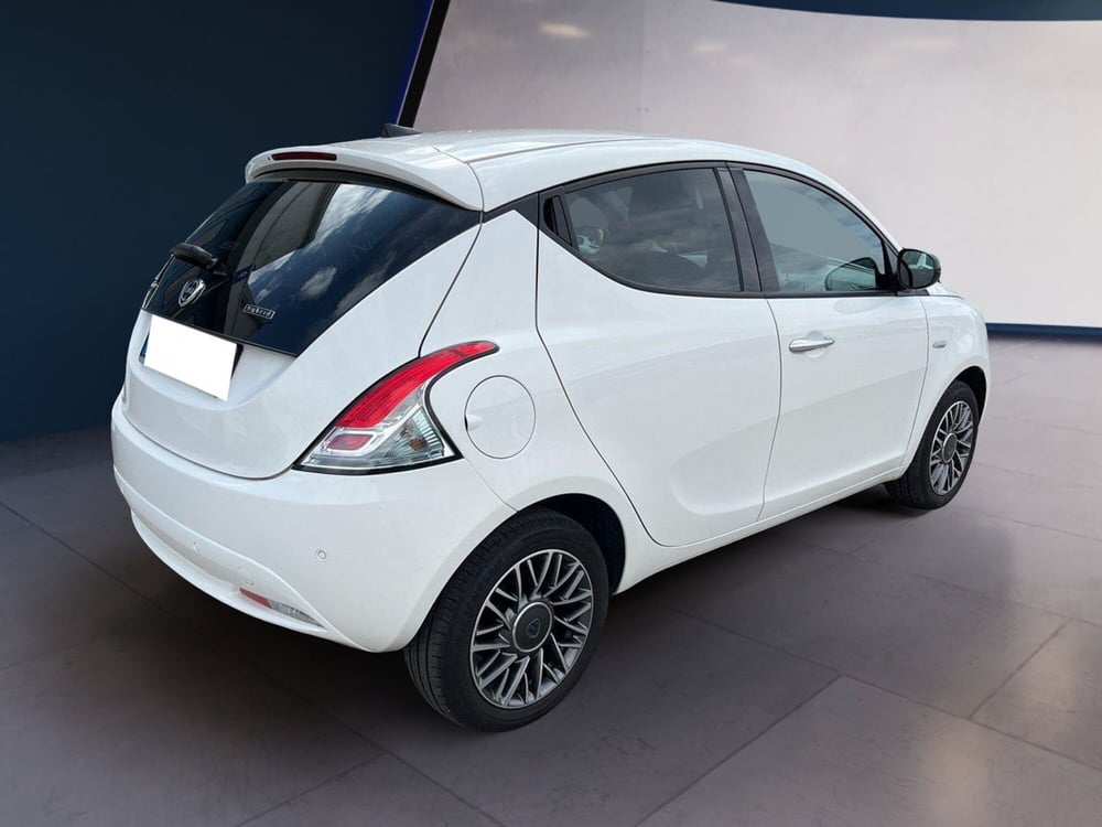 Lancia Ypsilon usata a Torino (4)