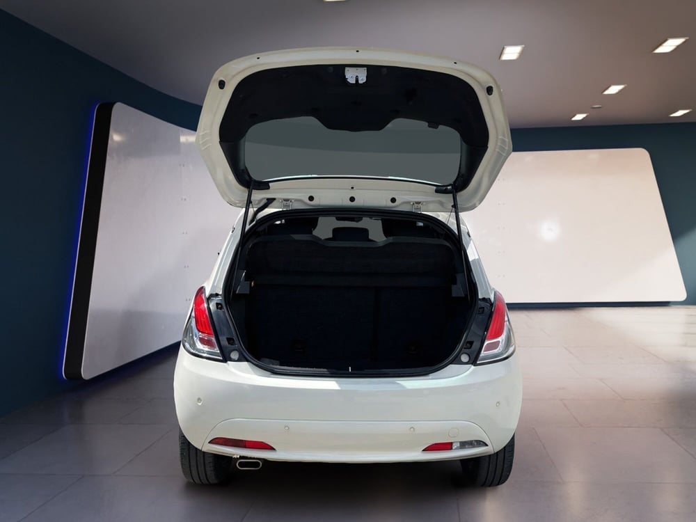 Lancia Ypsilon usata a Torino (7)