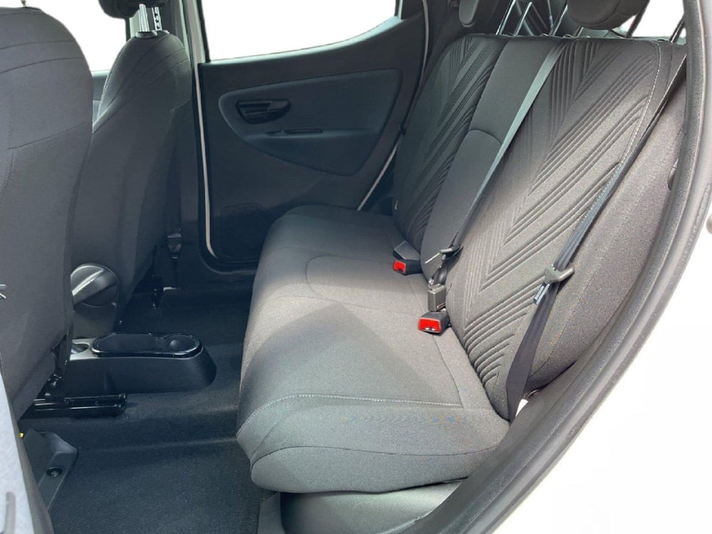 Lancia Ypsilon usata a Torino (9)