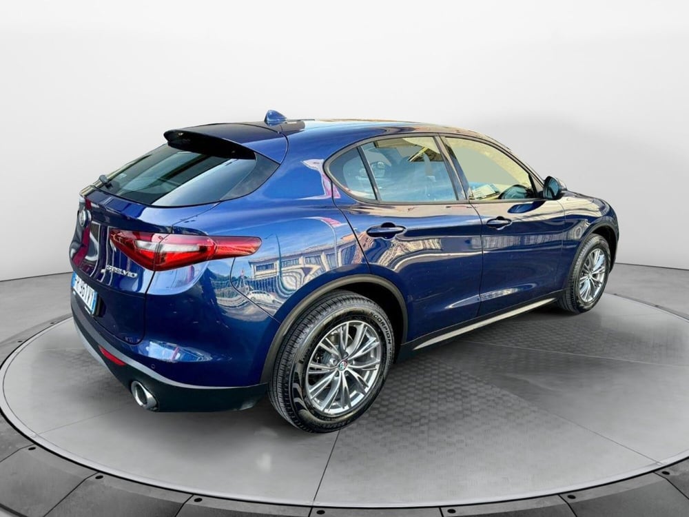 Alfa Romeo Stelvio usata a Caserta (3)