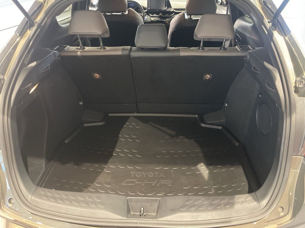 Toyota Toyota C-HR usata a Catania (7)