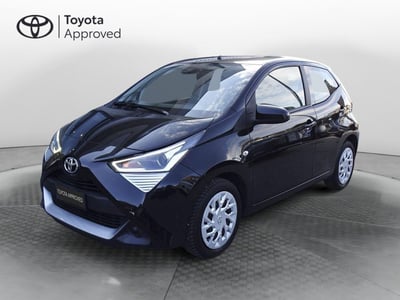 Toyota Aygo Connect 1.0 VVT-i 72 CV 5 porte x-play del 2021 usata a Montebelluna