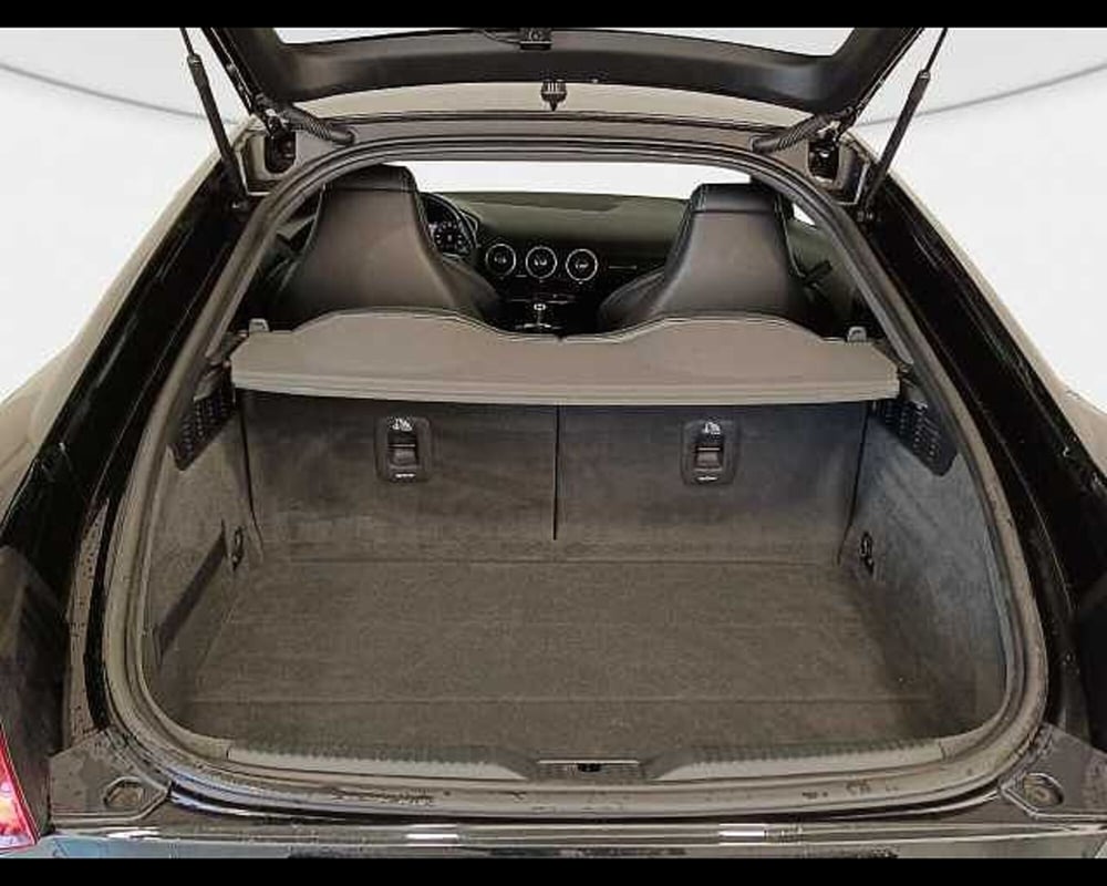 Audi TT Coupé usata a Roma (11)