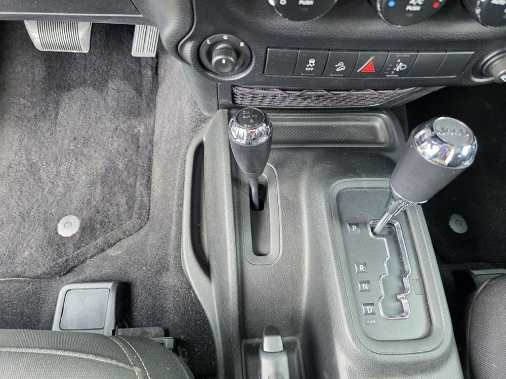 Jeep Wrangler usata a Pistoia (16)