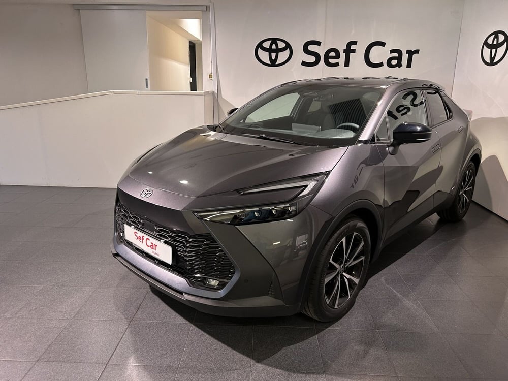 Toyota Toyota C-HR nuova a Milano